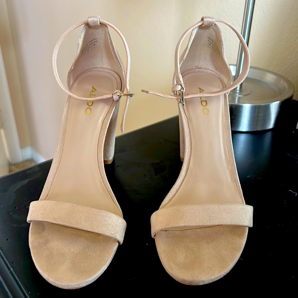 Aldo nude heels size 7